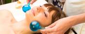 Glaskugeln Himmelskugeln - Massage vom Gesicht, Hals und Dekolletee für 2 Personen